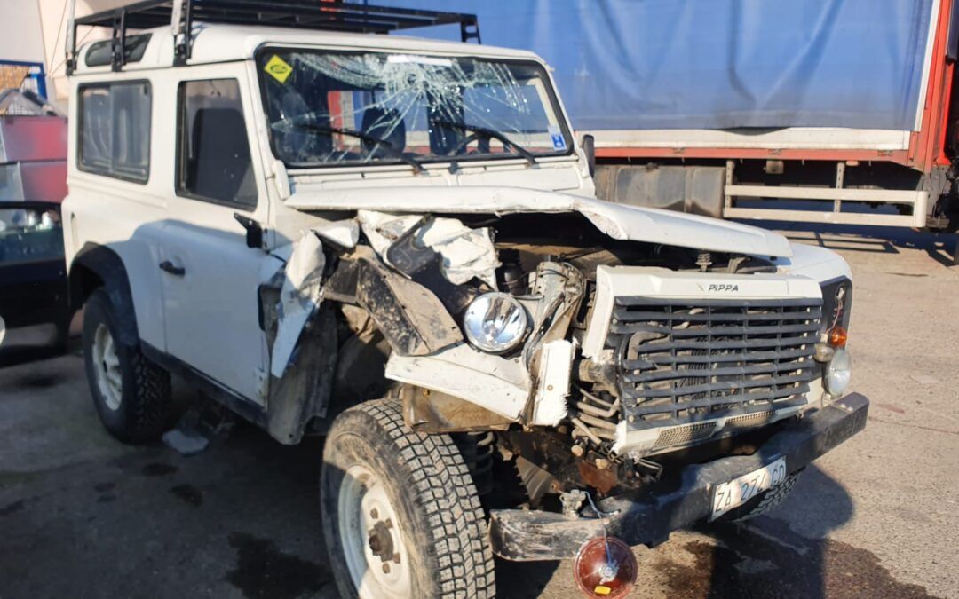 LAND ROVER DEFENDER 90 TD5 SW INCIDENTATO